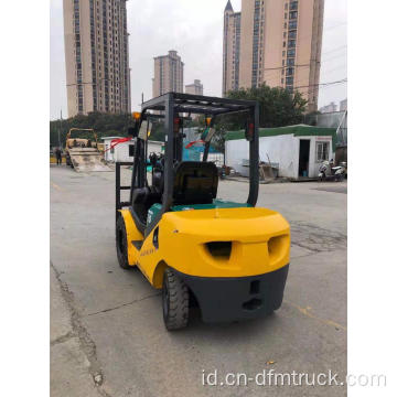 Komastu Fork Lift 3T